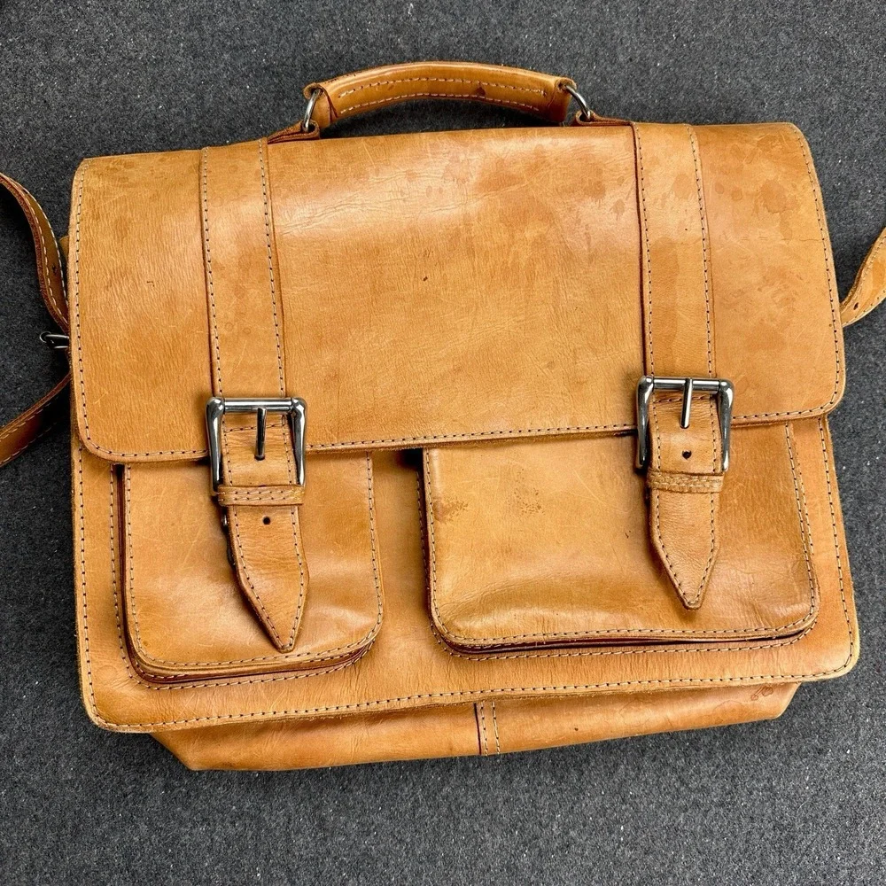 Vintage M.R. Canoa Industria Argentina Cowhide‎ Leather Messenger Bag Satchel